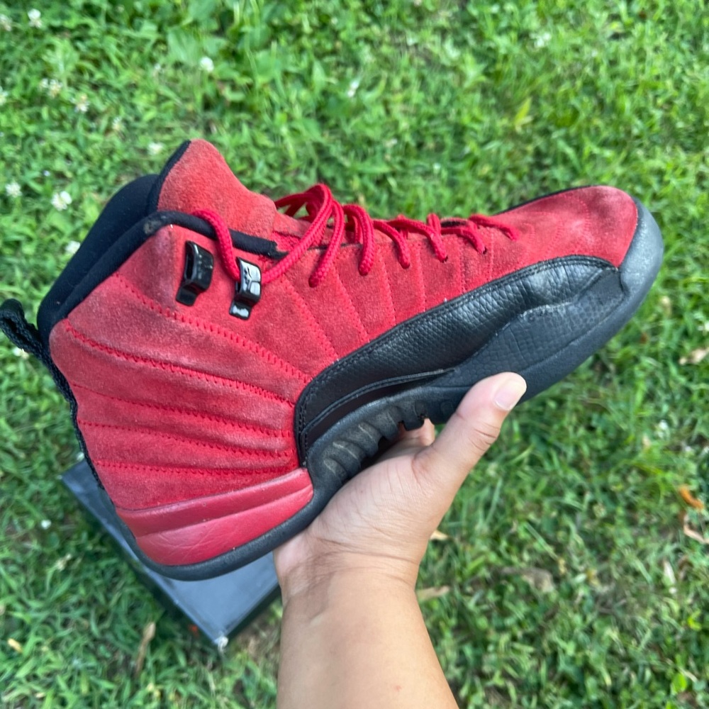 Jordan 12 Reverse Flu Game - Picture 4 of 8
